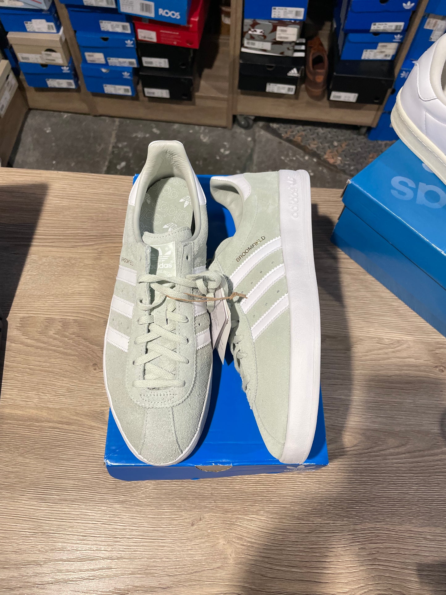 Adidas Broomfield.