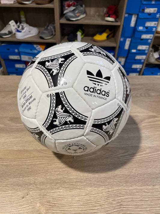 Adidas Etrusco Unico Football