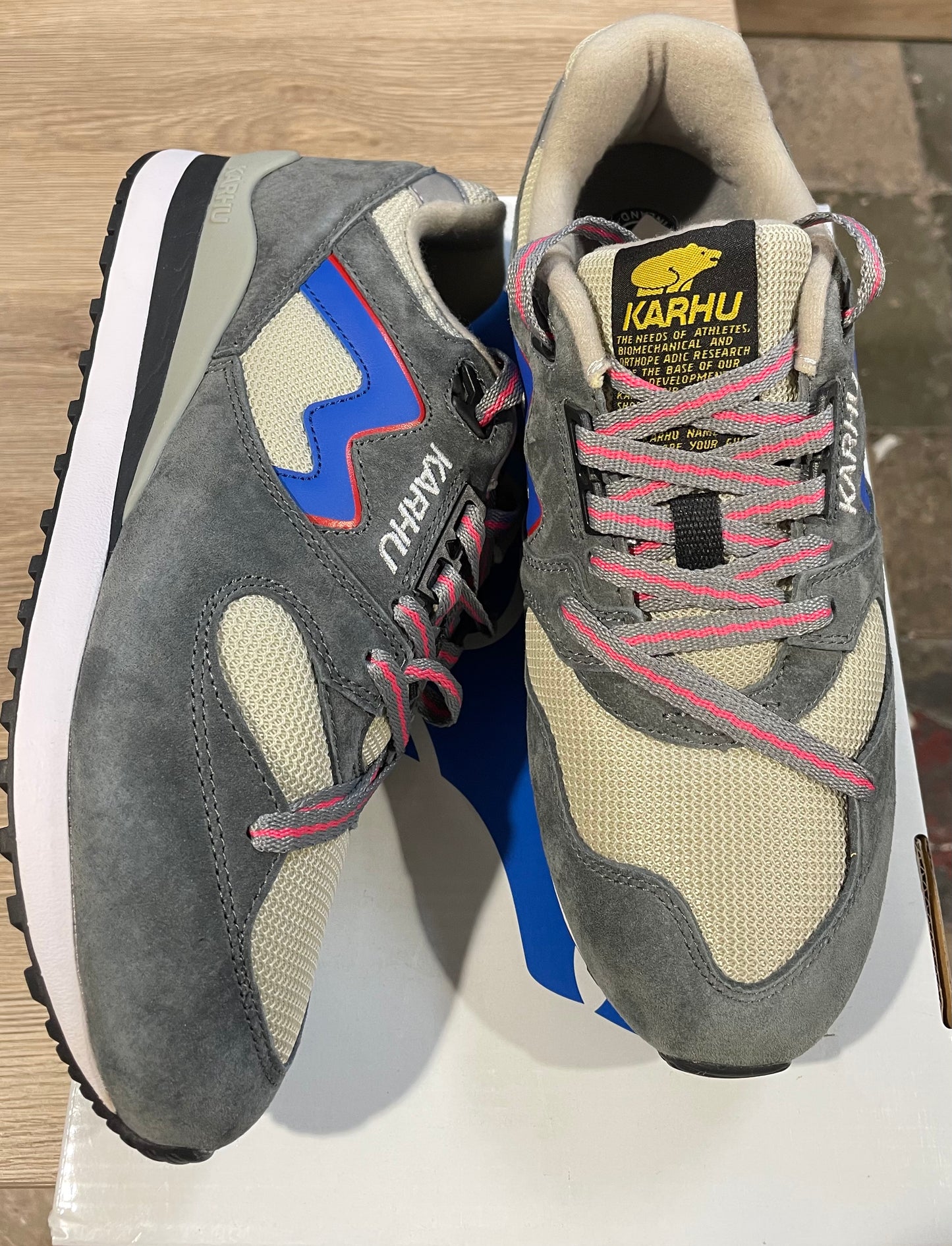 Karhu Synchron Classic