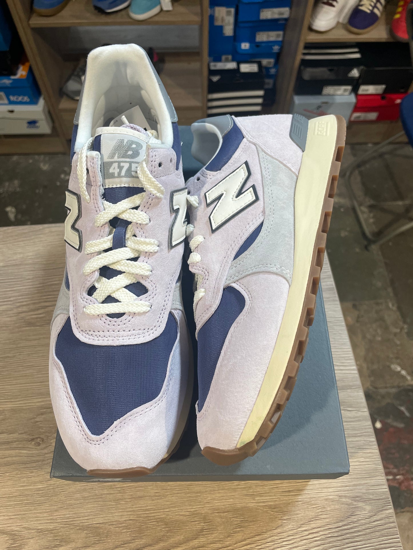 New Balance 475